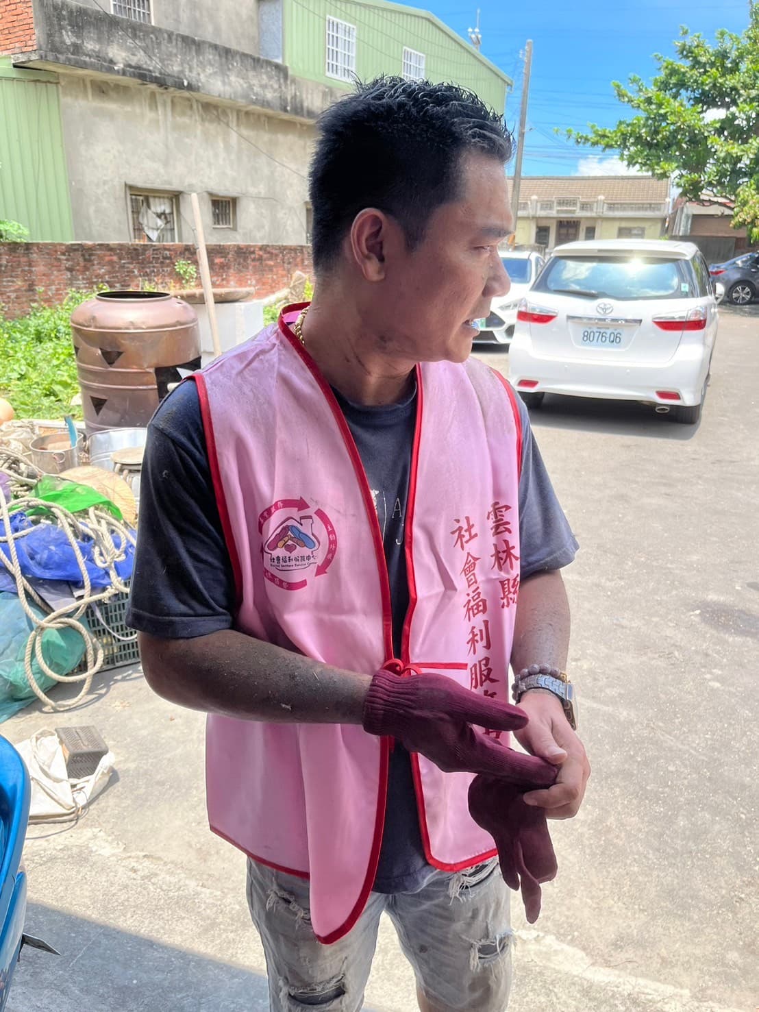 淨化後 — 客廳清出走道